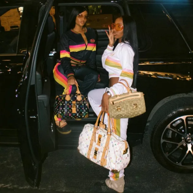 

Женский комплект из 2 предметов для фитнеса, пальто на молнии, спортивные штаны, одинаковый комплект, осень-зима 202, новая популярная уличная одежда, спортивные спортивные костюмы