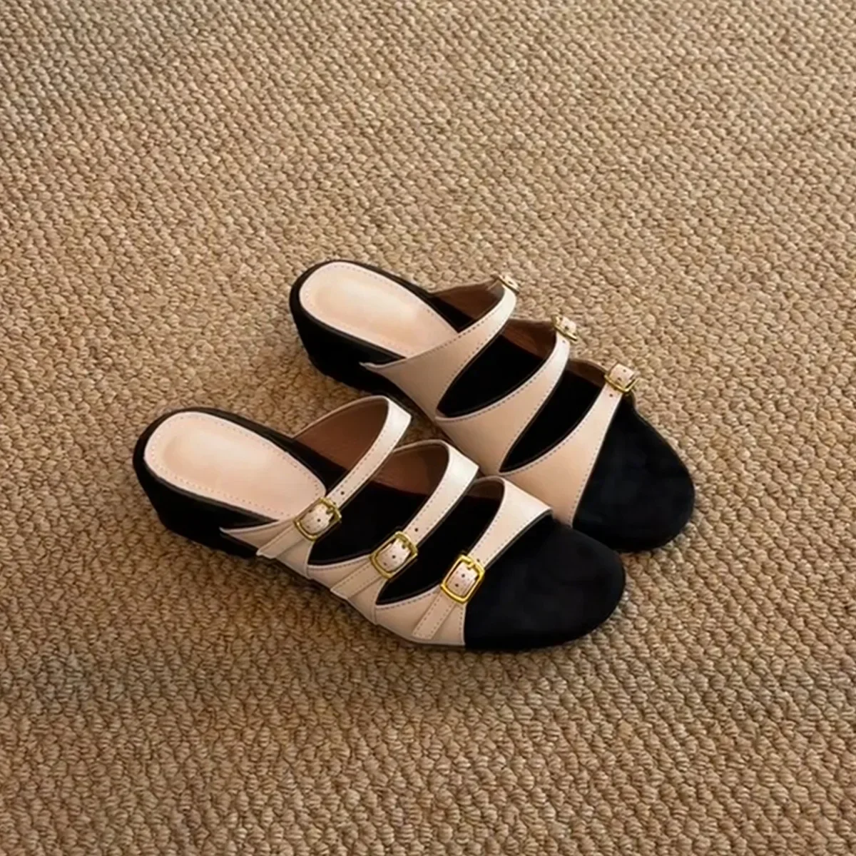 Römische Schuhe aus Lammleder für Damen, Sommer, vielseitig, für den Pendelverkehr, dicker Boden, echte Ledersandalen, weicher Riemen, französischer Stil