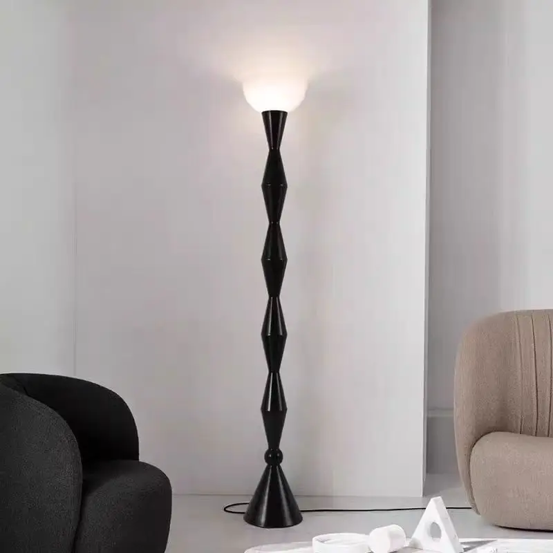 

Medieval Nordic living room, high-end sofa, vertical atmosphere floor lamp, modern simple creative personalized bedroom lamp