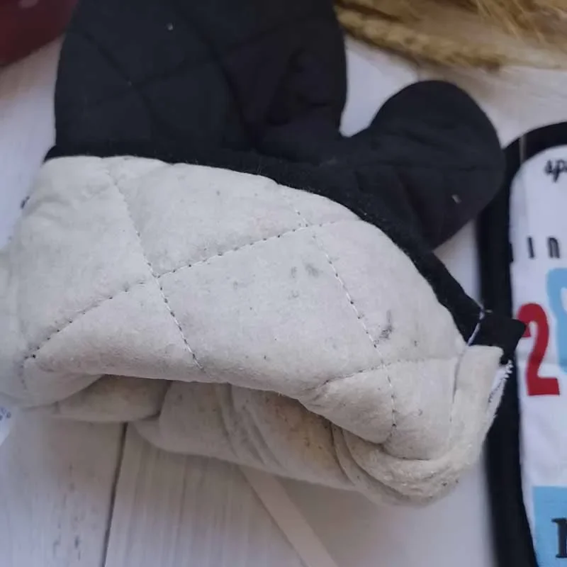 Guantes para horno de Mickey Mouse de Disney, posavasos, conjunto de dos piezas, figuras de dibujos animados, accesorios de cocina para hornear, guante aislante antiescaldaduras