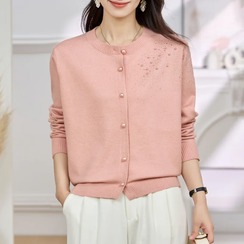 

Модный свитер с длинными рукавами, кардиган, топ для пожилых мам среднего возраста, одежда для женщин с жемчугом и круглым вырезом