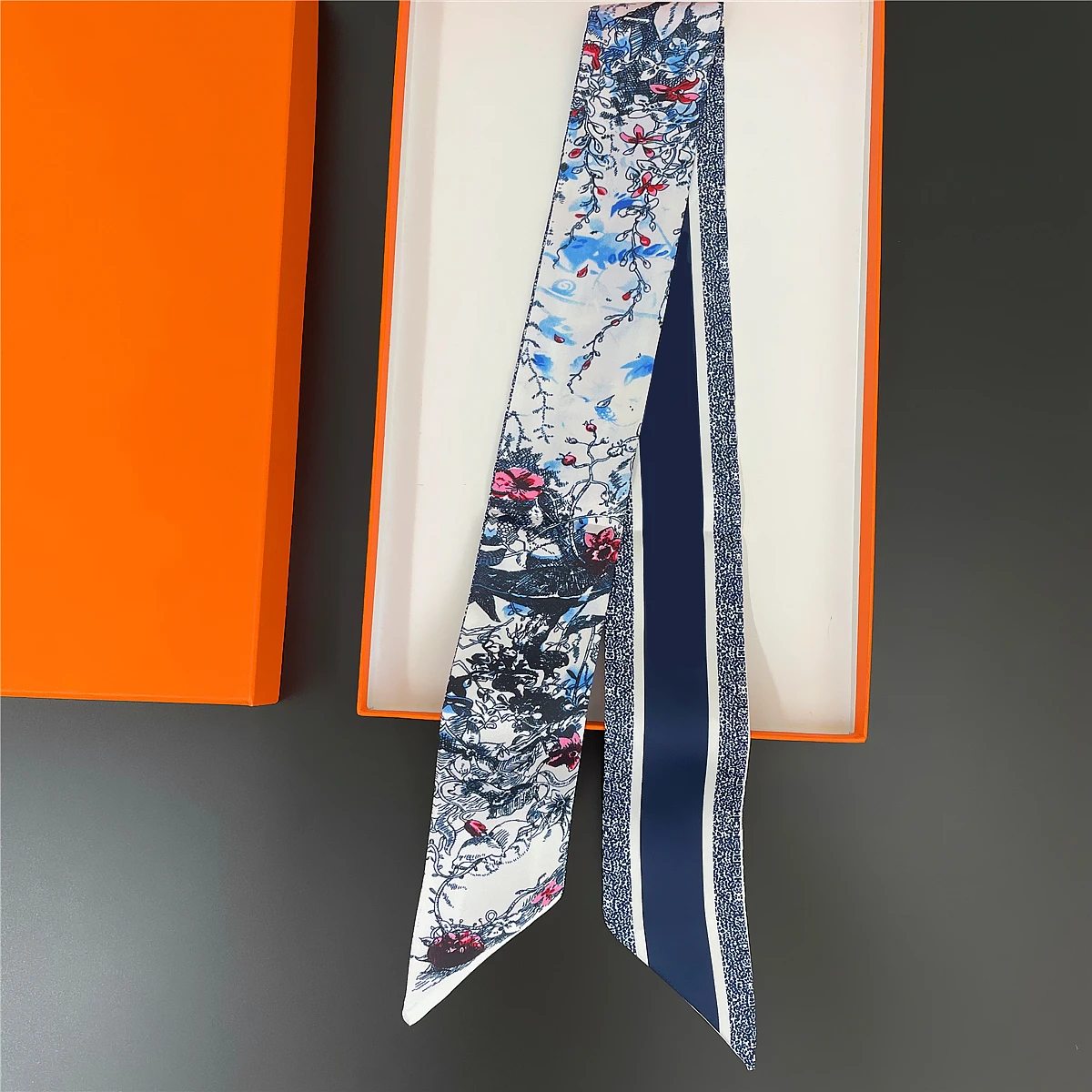 2024 New Design Rabbit Tarot Silk Scarf Women Luxury Brand Scarf Hair Skinny Bag Scarves Foulard Neckerchief Headband For Ladies