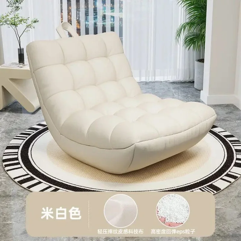 Salon, sypialnia, balkon, pufa typu bean bag, sofa jednoosobowa