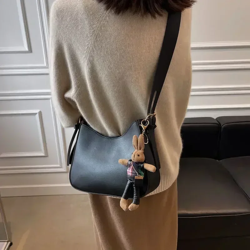 

Women's Commuter Bag Retro Solid Color Messenger Bag PU Leather Crossbody Versatile Bucket Bag For Lady