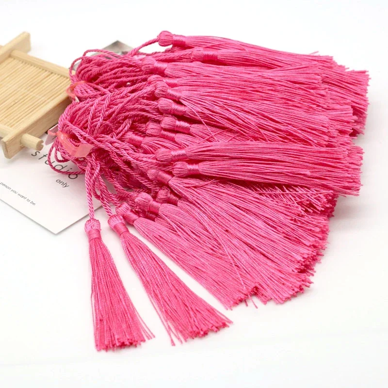 100 ชิ้นพู่บุ๊คมาร์คพู่ Silky Handmade Soft Craft Mini Tassels พร้อมห่วงสําหรับเครื่องประดับ DIY ทําอุปกรณ์