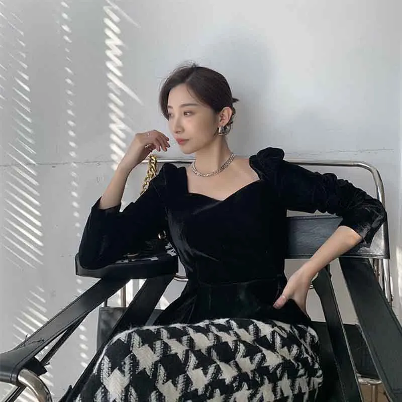 Ladies Brand Design Shirts Women New Spring Clothes French Style Vintage Blue Velvet Square Collar Puff Sleeve Chic Tops Elegant