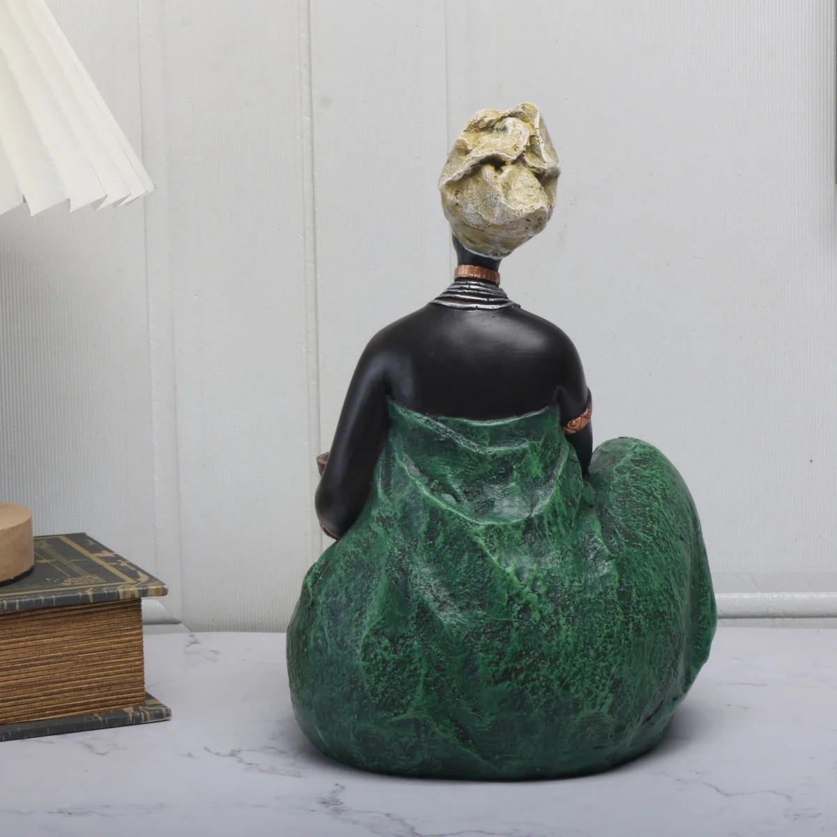 1 Stück Vintage afrikanische Stammesfrau-Figur – exotische künstlerische Kunstharz-Bastelstatue für Heimdekoration – einzigartiges Künstlergeschenk – Detail 2