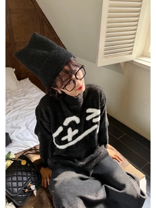 

Вязаный свитер большого размера для полных женщин, дизайн для блогеров, эффект стройности, повседневный, из полиэфирного волокна, женский...