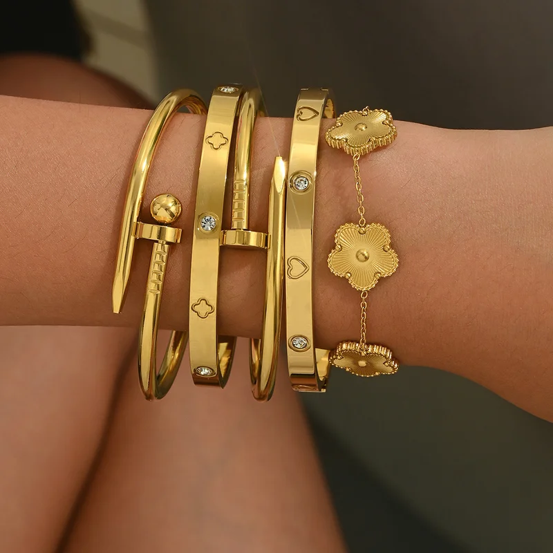 

EVISPOL The Europe And United States Hot Stainless Steel Four-leaf Clover Lucky Bracelet Fashion Women's Bracelet Golden Bangles