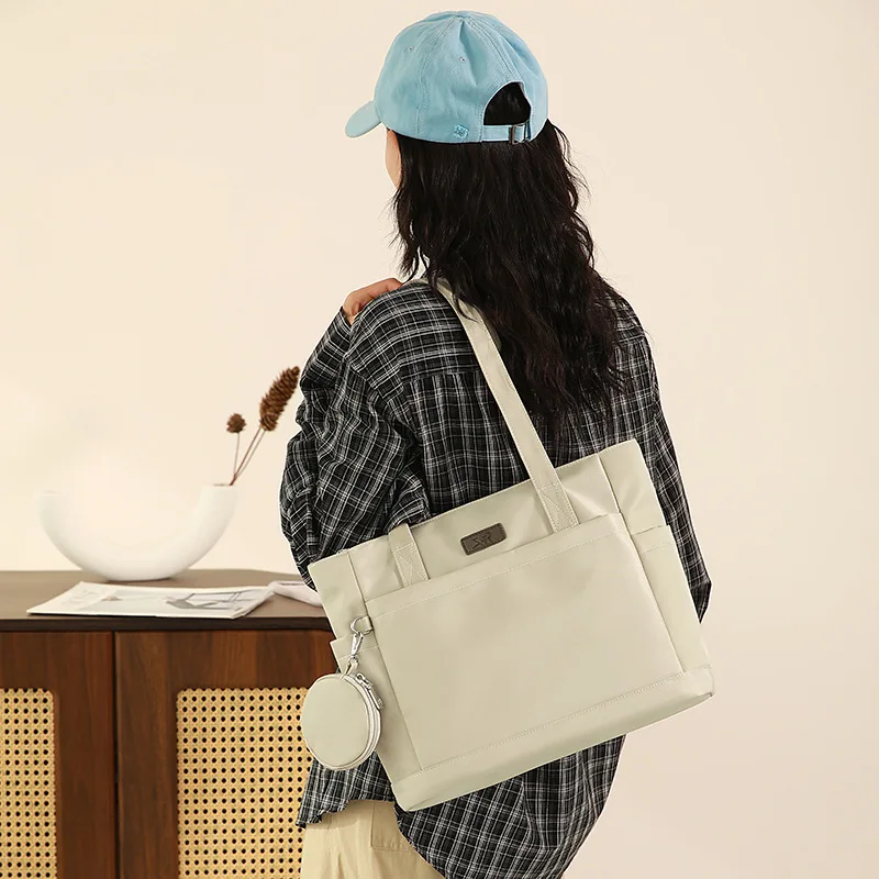 

Simple Tote Bags for Woman Shoulder Bag Casual Lightweight Shopping Bags Versatile Fashionable Class Bag for Girl Designer Bag