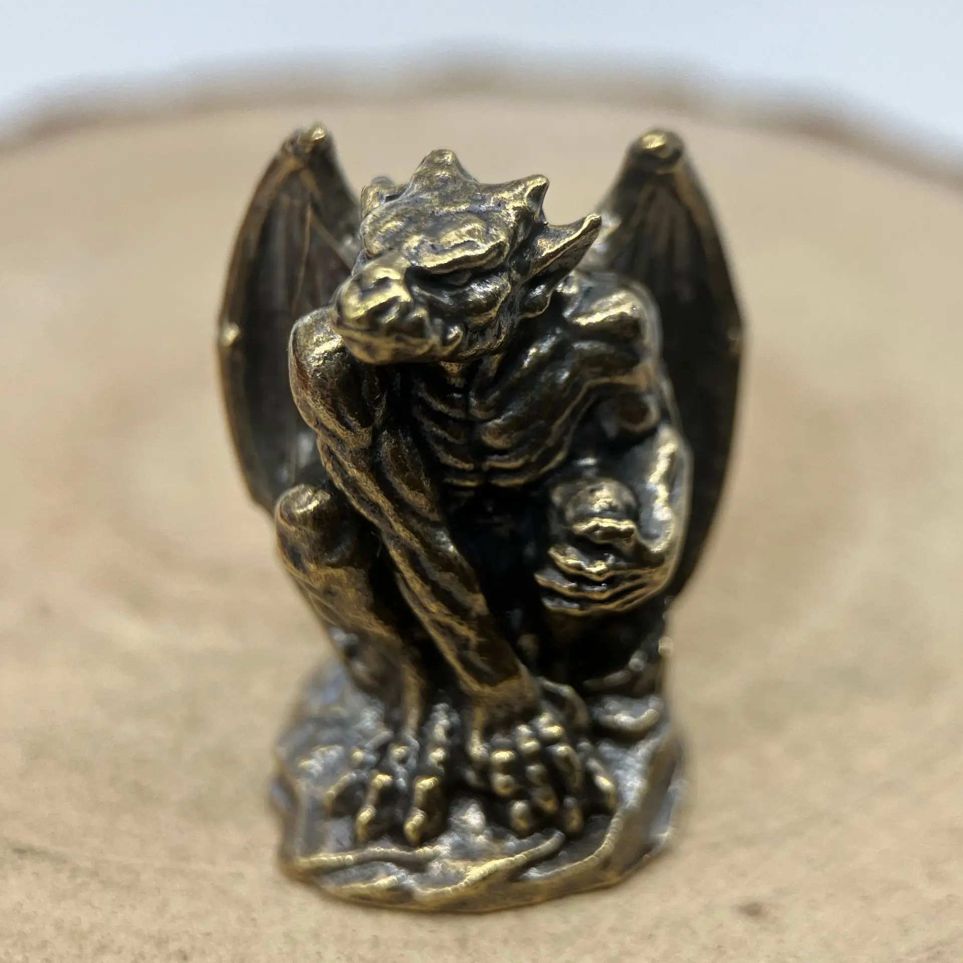 

Stone statue Knife Beads EDC Wear Paracord Tools Brass Copper Lanyard Pendants Character Style Key Rings DIY Accessories