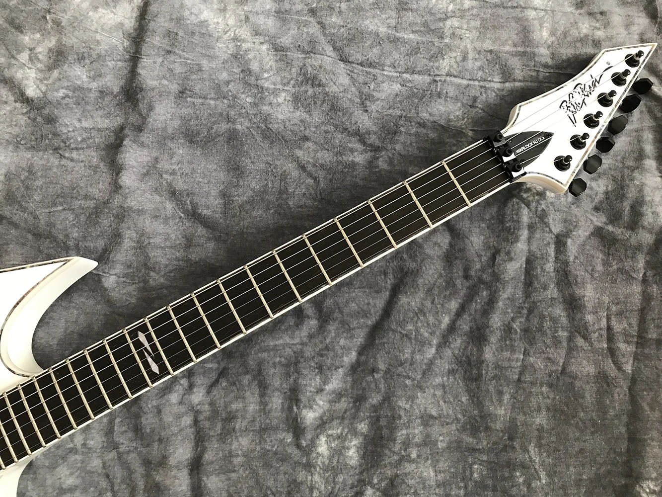 In stock B.O.C.RICH White color edge binding  electric guitar, active pickup, need more pictures Contact seller, fast shipping,