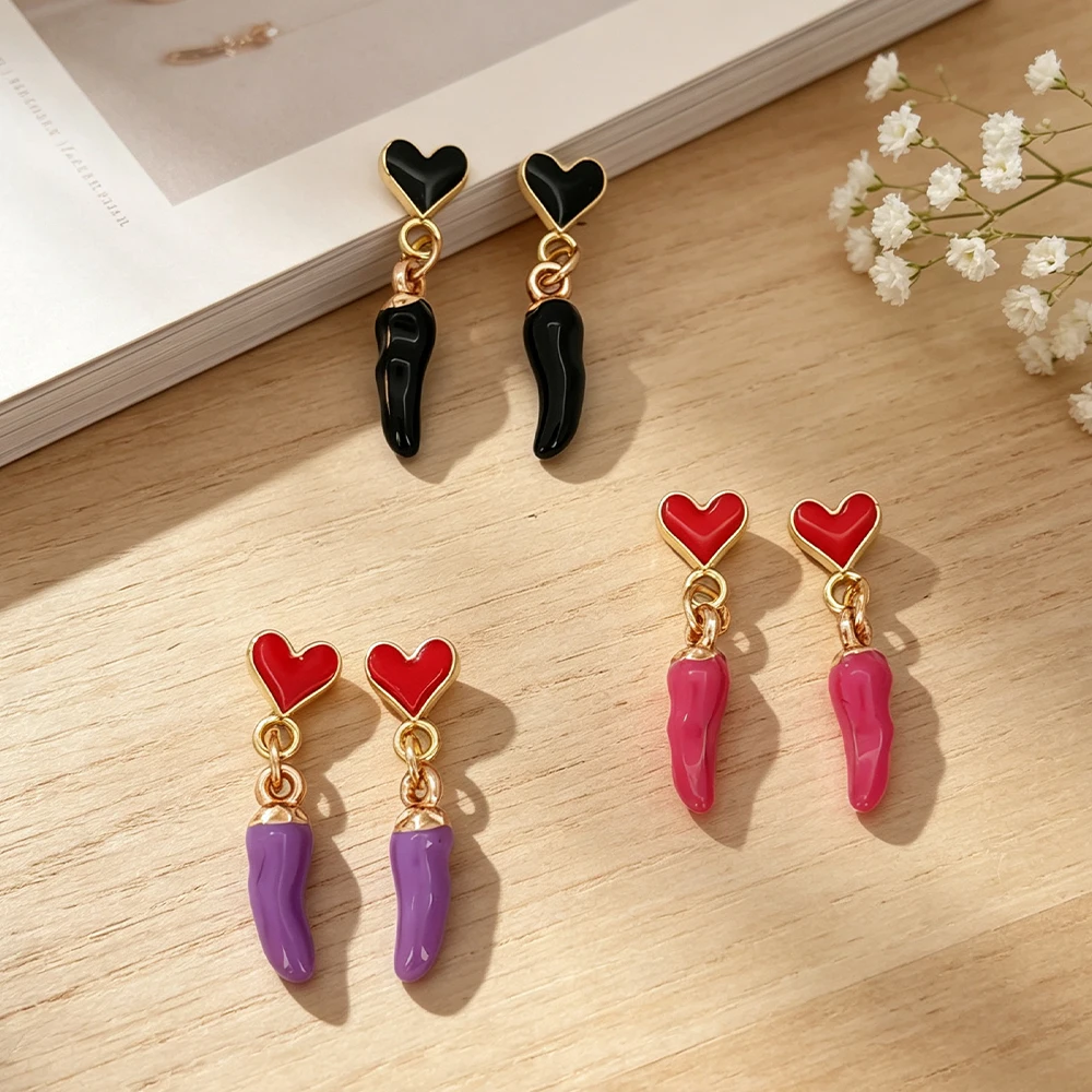 Oil-Drip Heart-Shaped Pepper-Shaped Dangle Earrings, Three-Color Gold-Edged, Sweet and Fresh, Everyday Wear Women's Earrings