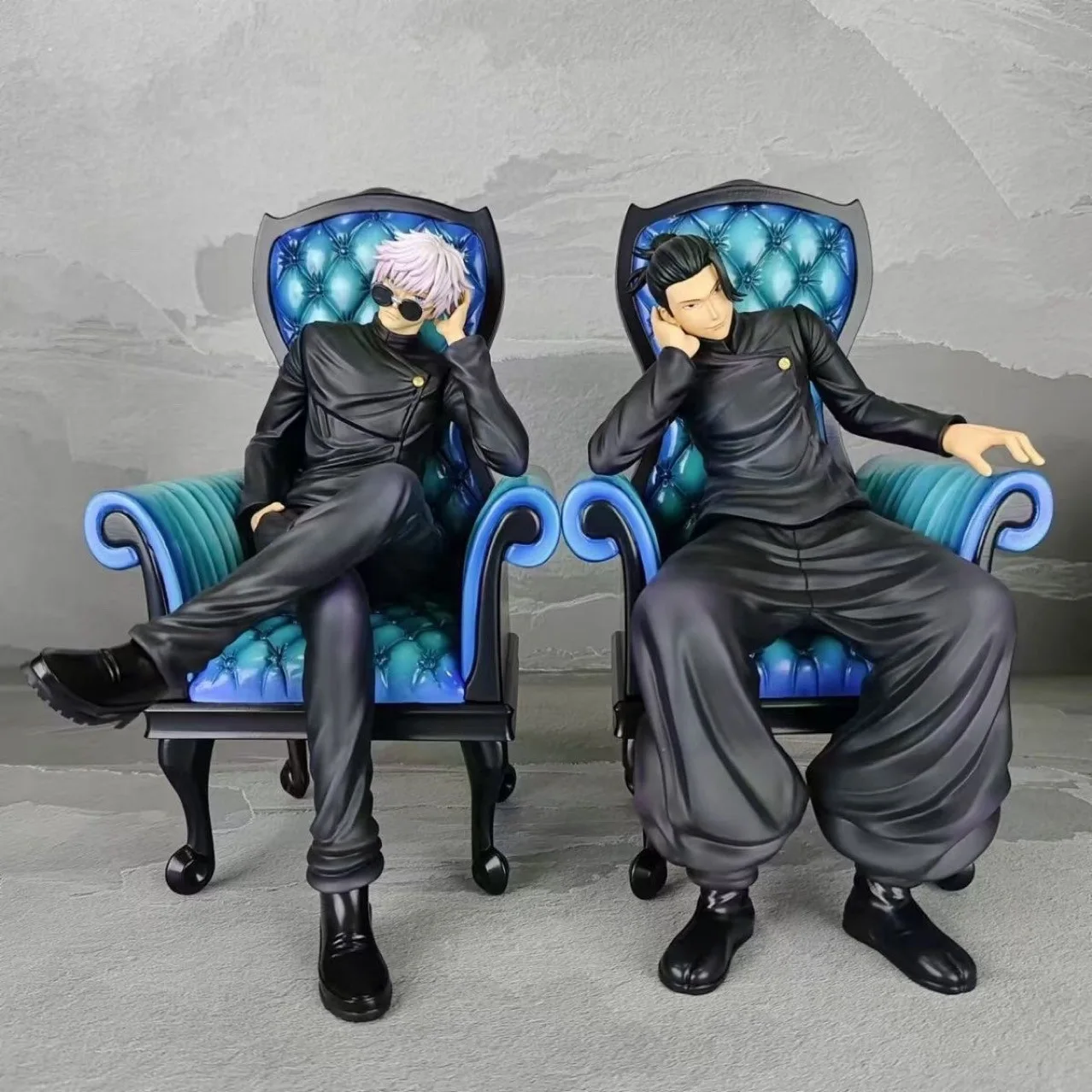 

24cm Animation Jujutsu Kaisen GK Model Sofa Gojo Satoru Geto Suguru Sitting Posture Statue Doll Toy Model Decoration Toys Gifts