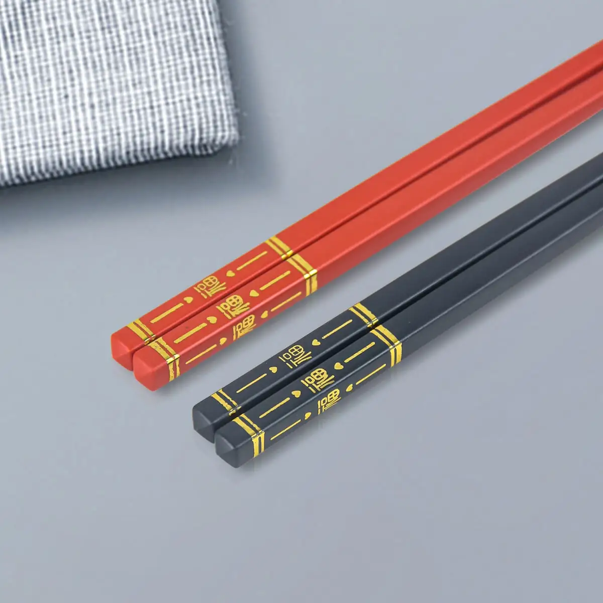 2 Pairs of Fiberglass Chopsticks Can Be Reused. Chinese Chopsticks Can Be Used in Dishwashers and Non Slip Household Chopsticks