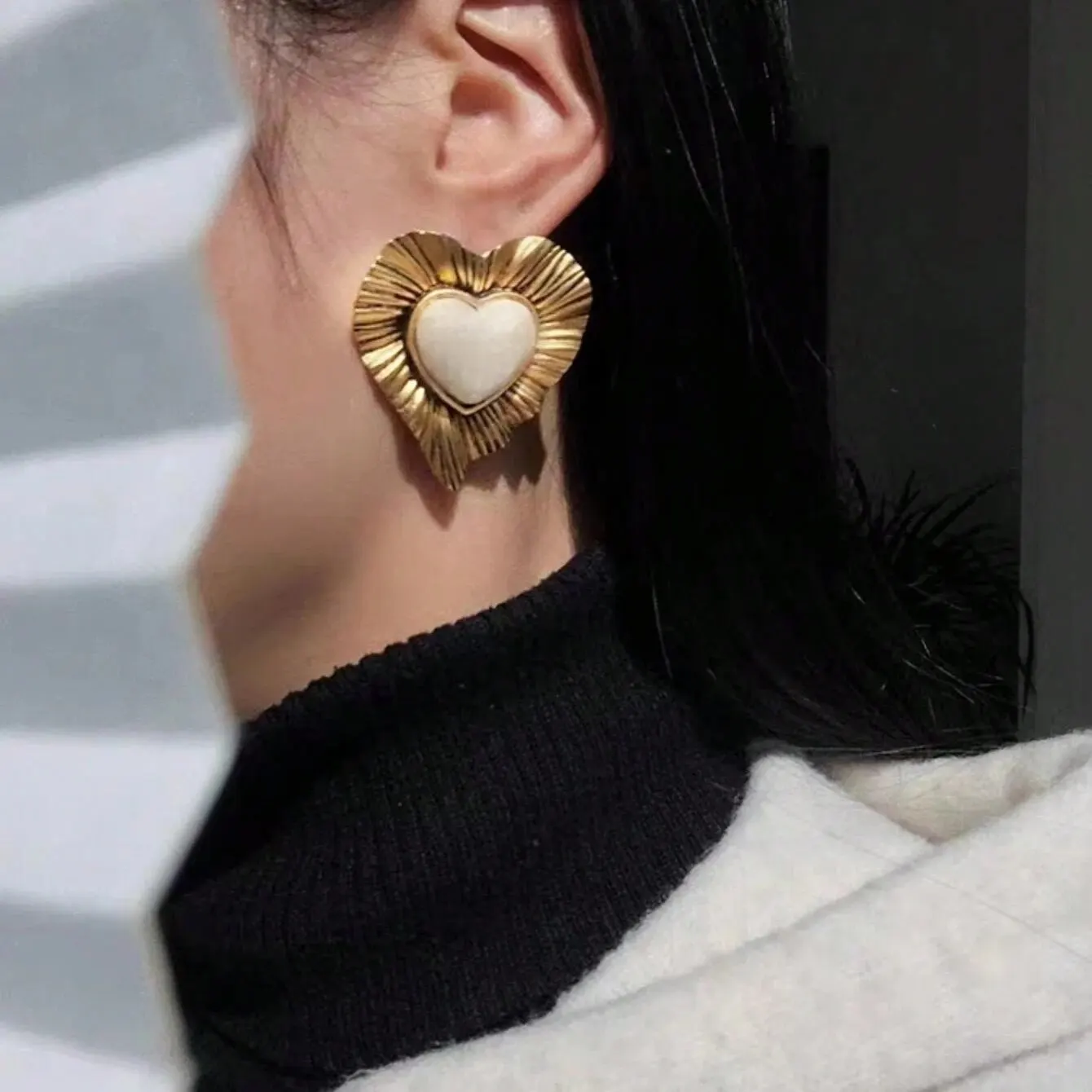 Obega Korean Heart Stud Earrings Vintage Purple Gold Green Black Imitation Pearl Post Earrings Woman's Fashion Party Jewelry