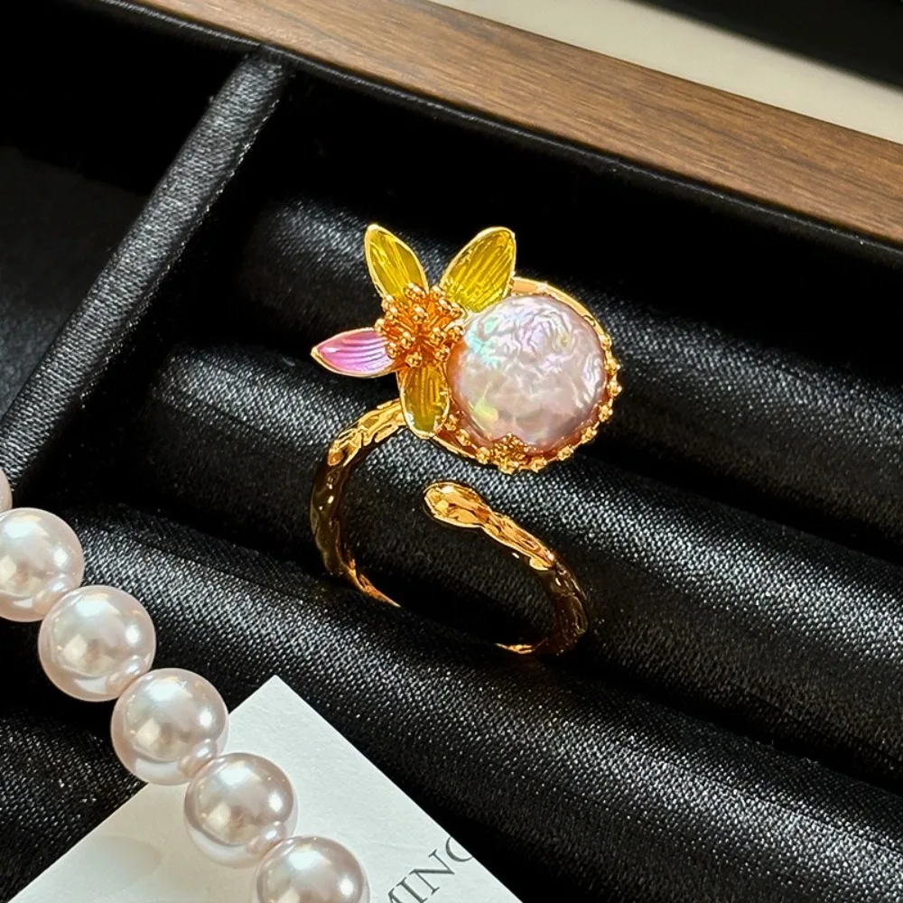 

Temperament Oil Painting Baroque Pearl Ring Butterfly Delicate Vintage Ring Rose Flower Copper Luxury Flower Ring Gifts
