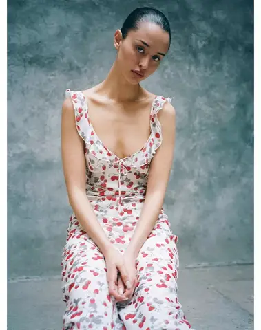 2025 Ny 100% Siden Dam V-ringad Volanger Ärmlös Slim Fit Jordgubbsmönstrad Långklänning 10 best sales 100 sidenklänningar - №10