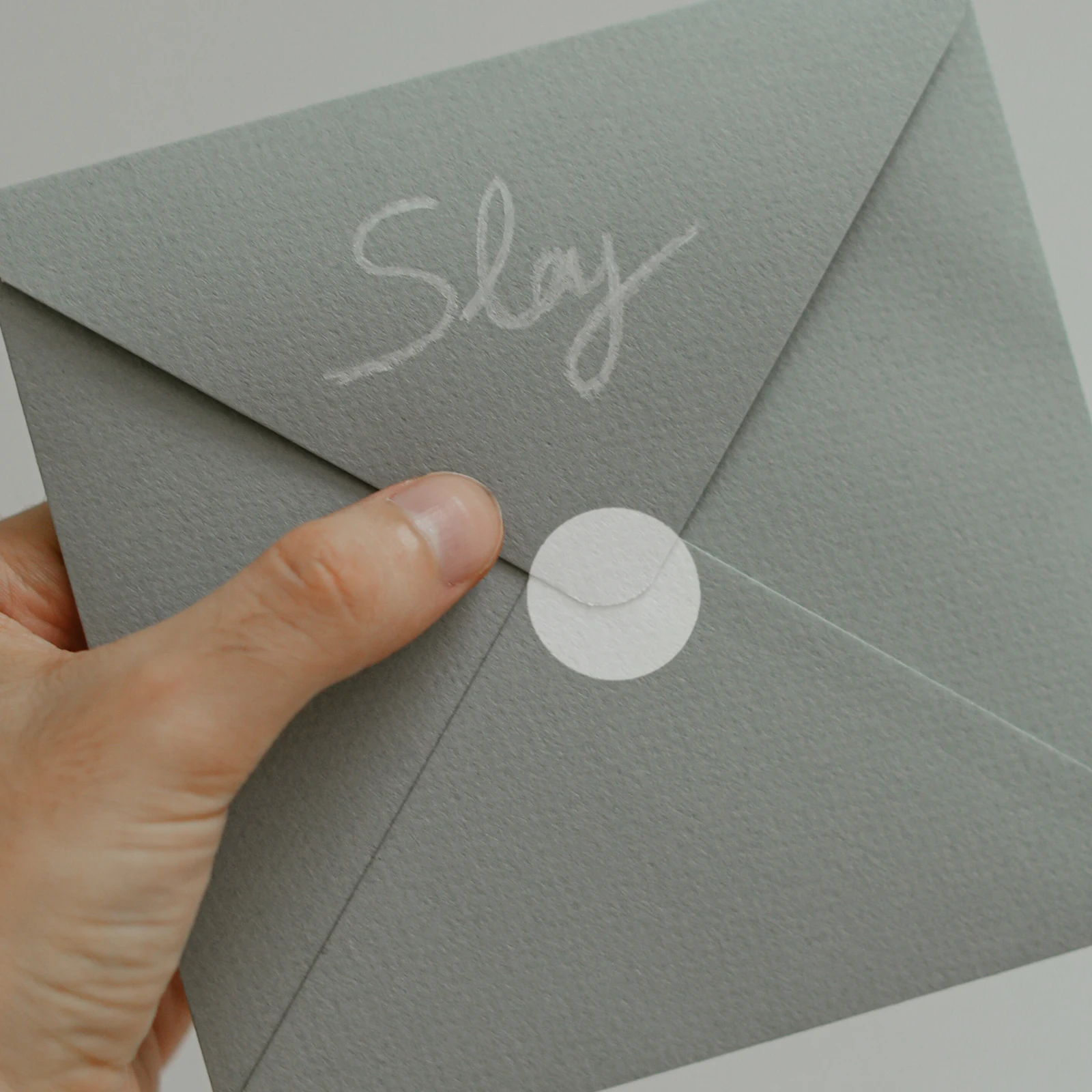 

15 Sheets Waterproof Round Stickers Clear Labels for Envelopes Sealer Self Adhesive Safe PVC Material Easy Use No Trace Retail