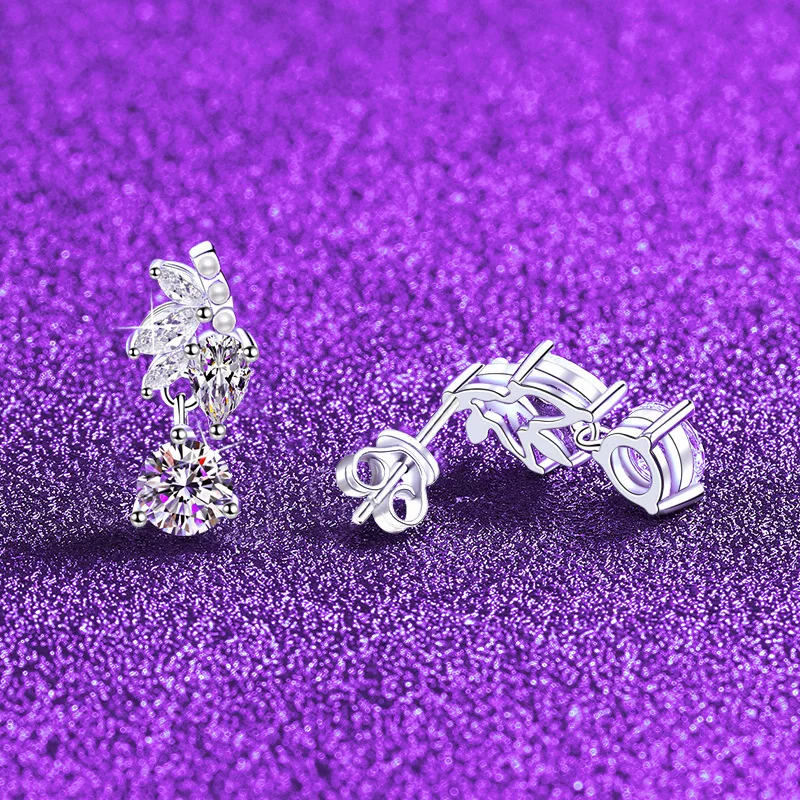 

S925 Silver White Gold Plated 0.5CT D Color Moissanite Delicate Leaf Stud Earrings for Women, Exquisite Jewelry.