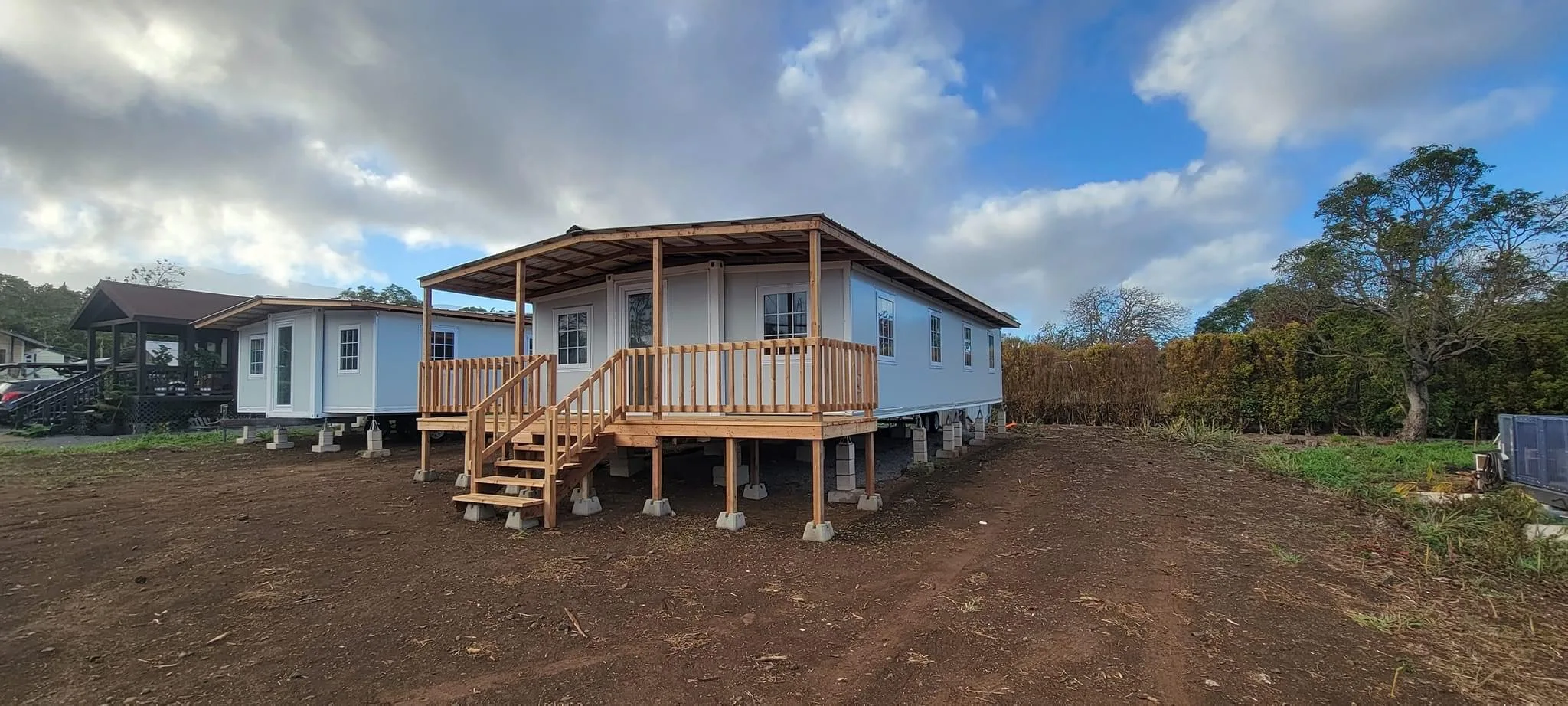 Factory Custom Cheap Double Wing Expansion Container House Tiny Prefabricated Steel Stack Foldable Homes Villa Hotel Application