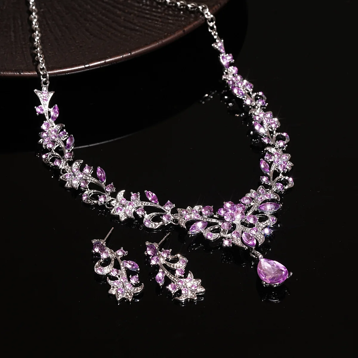 European and American cross-border diamond-encrusted leaf flower water drop earrings, sweet and exquisite niche collarbone chain