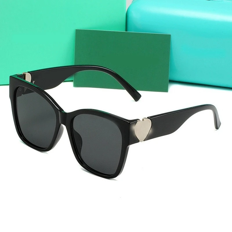2026 New Vintage Large Frame Cat Eye Sunglasses Unisex INS Streetwear Heart Shades UV400 Anti UV Sun Glasses
