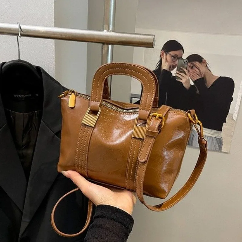 

Simple Underarm Diaper Bag Women's Bag Crossbody Coffee Stop Minimalist Exquisite Chic Versatile Timeless Stylish Practical