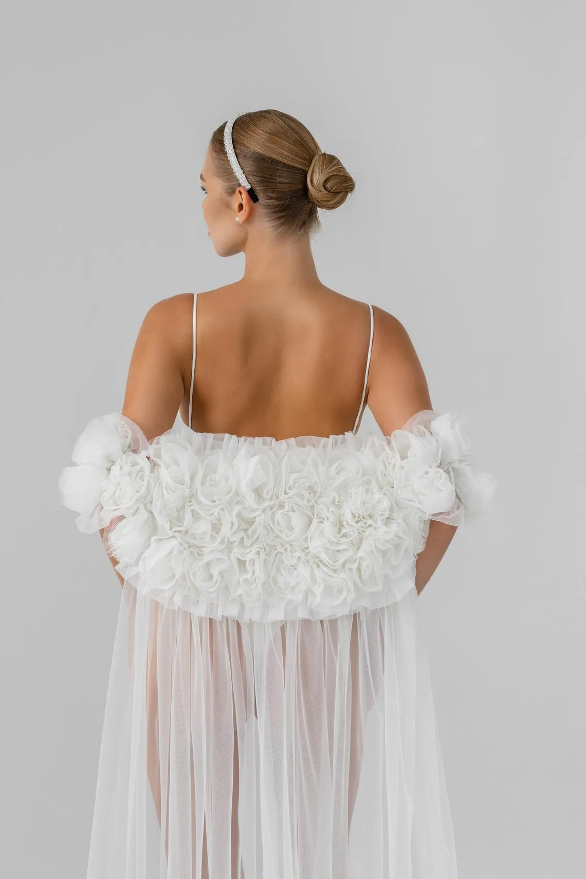 Customized Florals Sparkly Tulle Wedding Capes Off Shoulder Soft Tulle Bride Boleros Bridal Shawl Women Accessory