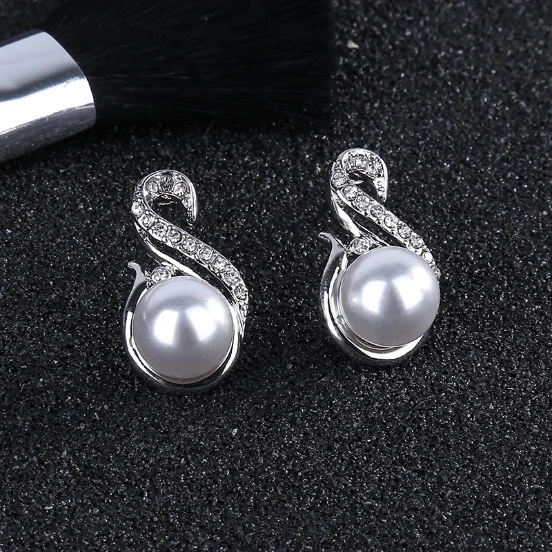 Korean Fashion Pearl Pendant Necklace Jewelry Set Temperament Pearl Necklace Earrings Set Party Bride Jewelry Valentine Day Gift