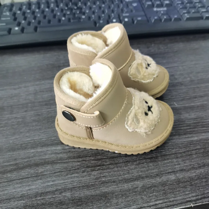 أحذية الثلوج للأطفال أحذية شتوية جديدة للفتيات مع حذاء أطفال من القطيفة مضاد للانزلاق للفتيات أحذية قصيرة عصرية للأطفال أحذية بناتي متعددة الاستخدامات