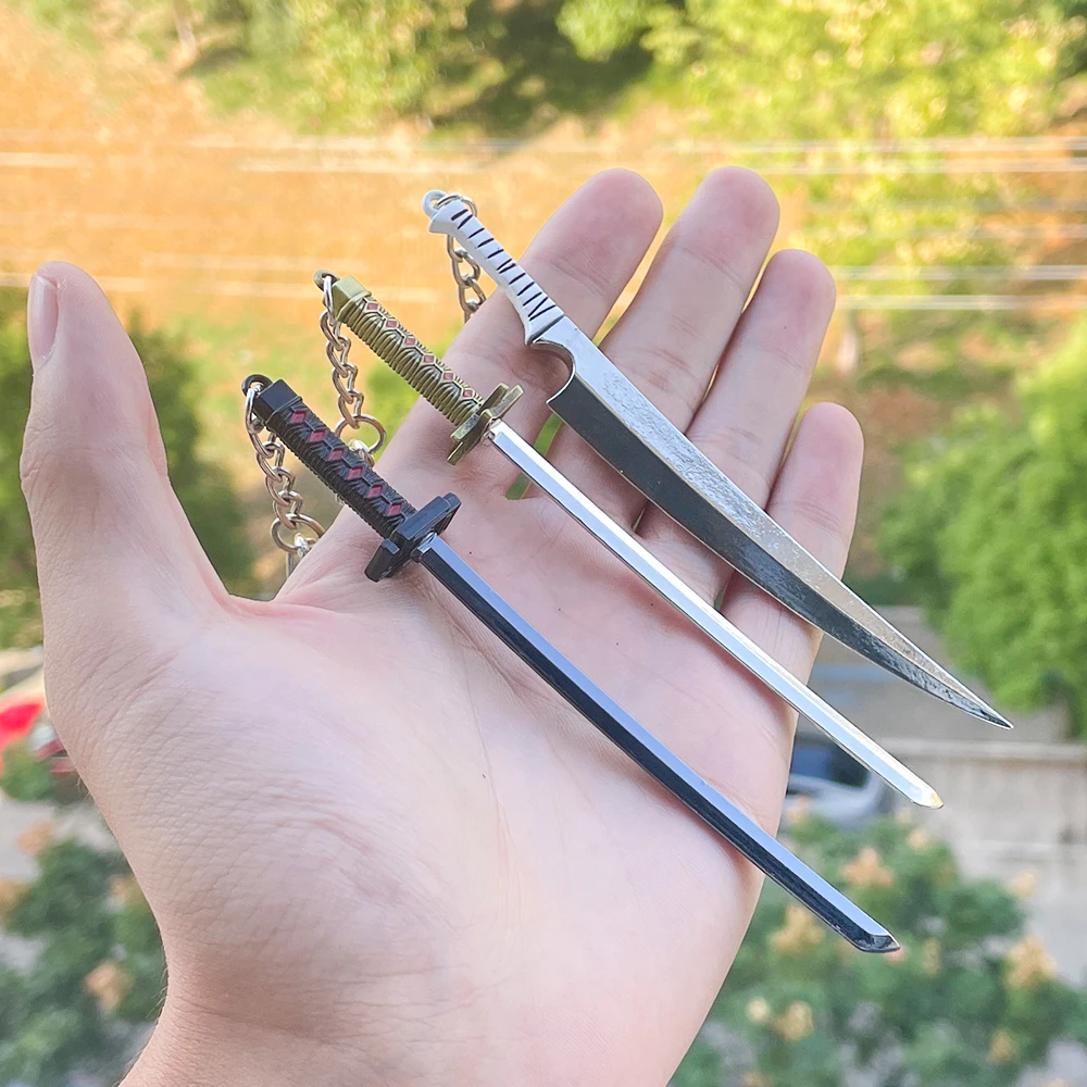 Anime BLEACH: Thousand-Year Blood War Keychains Kurosaki Ichigo Zangetsu Weapon Pendant Keyring Key Chain For Men Cool Jewelry view 3