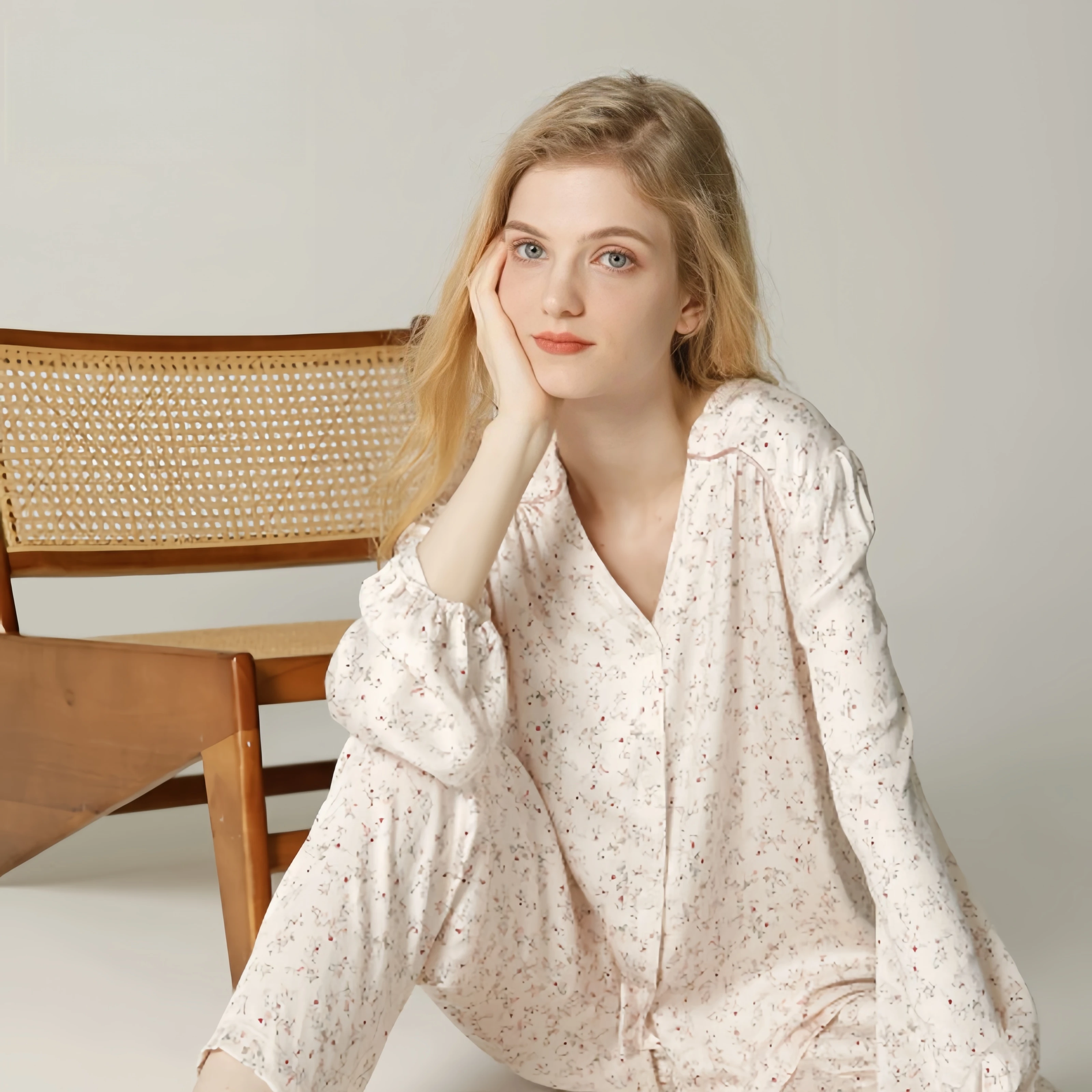 

Rayon Satin Pajama Set with Pastoral Style, Satin Small Floral Print, Long Sleeves, Long Pants & Single-Row Buttons