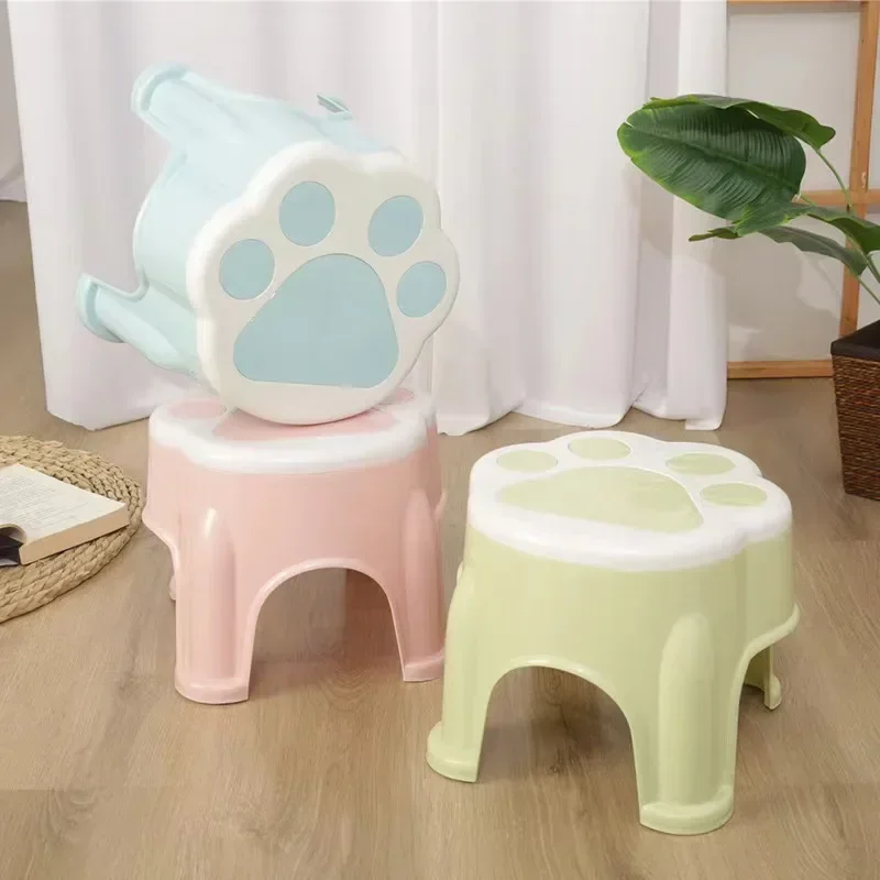 

New Cartoon Bear Paw Stool Plastic Thickened Non-Slip Small Stool Bathroom Foot Porch Stool Solid Color Home Decor