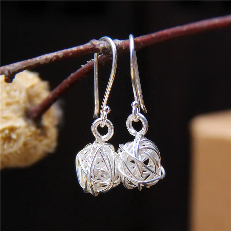 Pendientes de bolas de lana tejidos con vibraciones, pendientes de bolas de líneas plateadas creativas para mujer, pendientes huecos de Plata de Ley 925, Brinco brillante