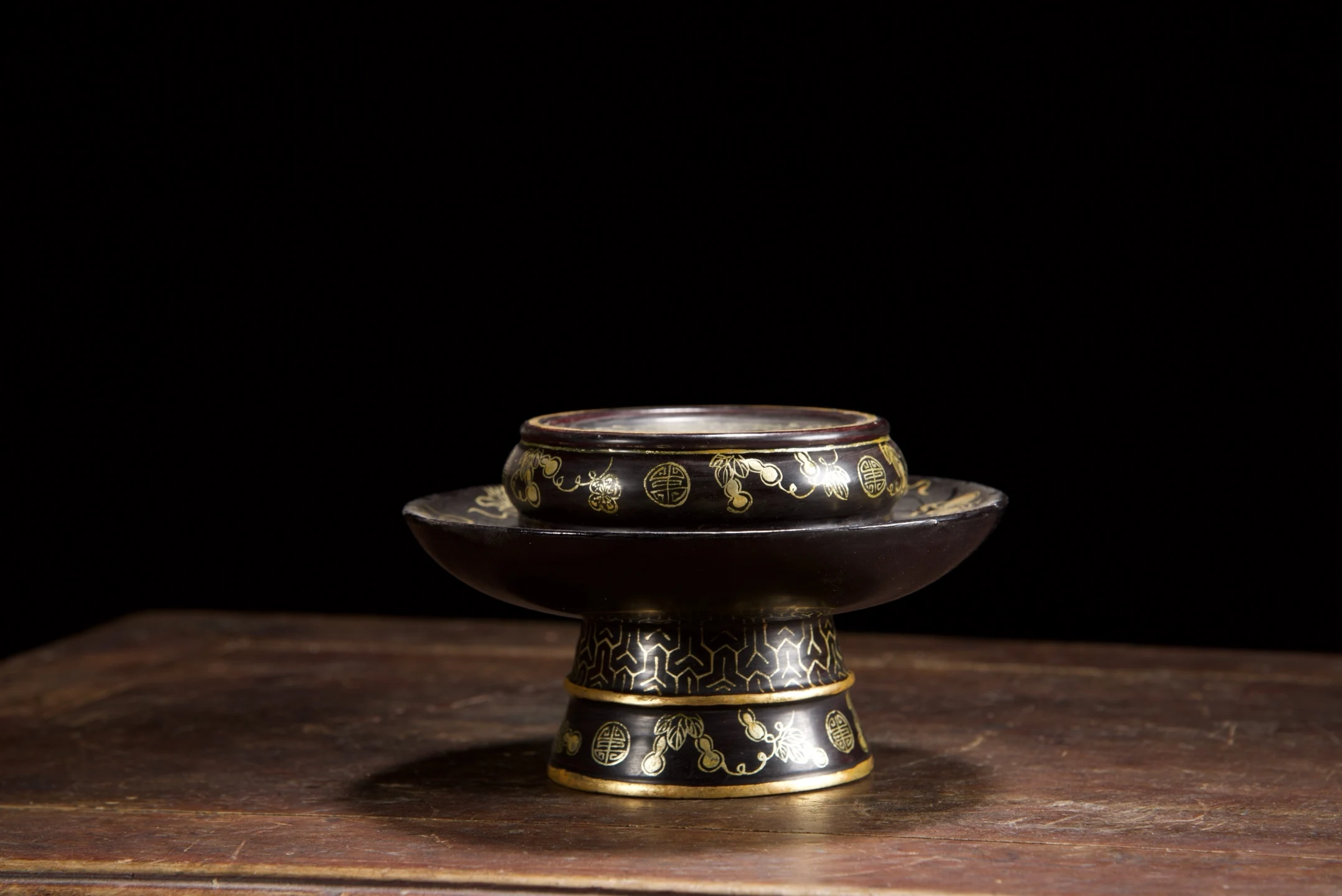 Old Wood Lacquerware Outline in gold lotus pattern Eight Treasure Plate fruit platter Offering plates screen Study Amass wealth