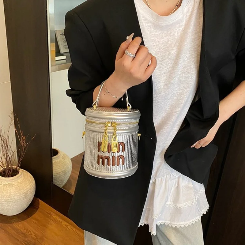 

Классическая женская сумка через плечо в парижском стиле с застежкой-застежкой и регулируемым кожаным ремешком