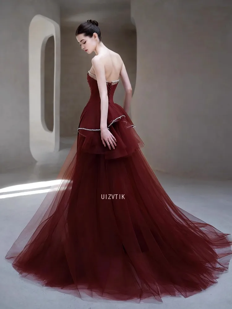 فساتين سهرة بدون حمالات باللون الأحمر الخمري للنساء حورية البحر الفاخرة الخفيفة مع ذيل تول لحفلات الزفاف فستان أنيق للمناسبات الرسمية