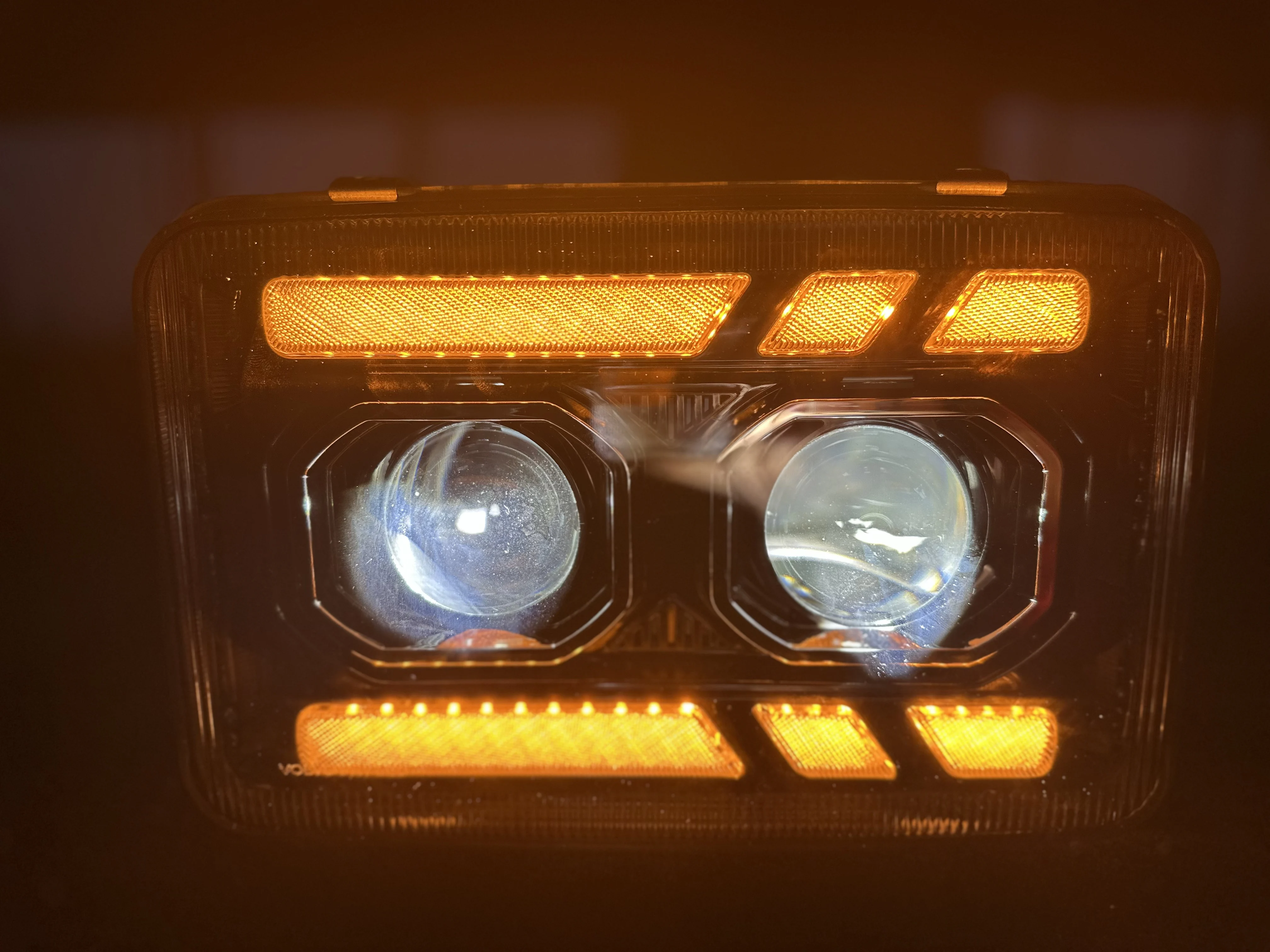 ボルボ FH12 FM10 FM12 FH16 トラック用 24V LED ヘッドライト 1 個