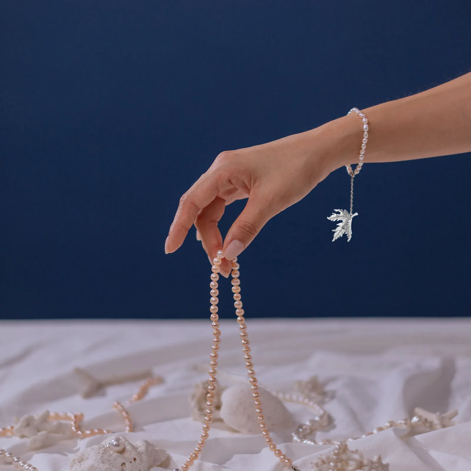 

25 шт. мини-подвесок в форме кленового листа для изготовления ювелирных изделий своими руками: ожерелий, браслетов, серег, украшений для ногтей