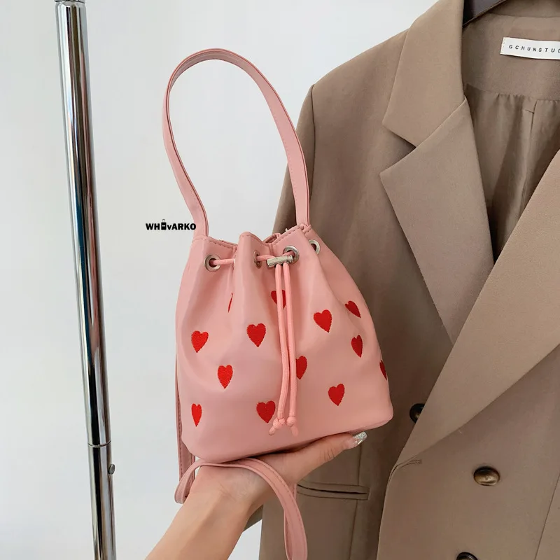 

Женская сумка-мешок на шнурке, с вышивкой