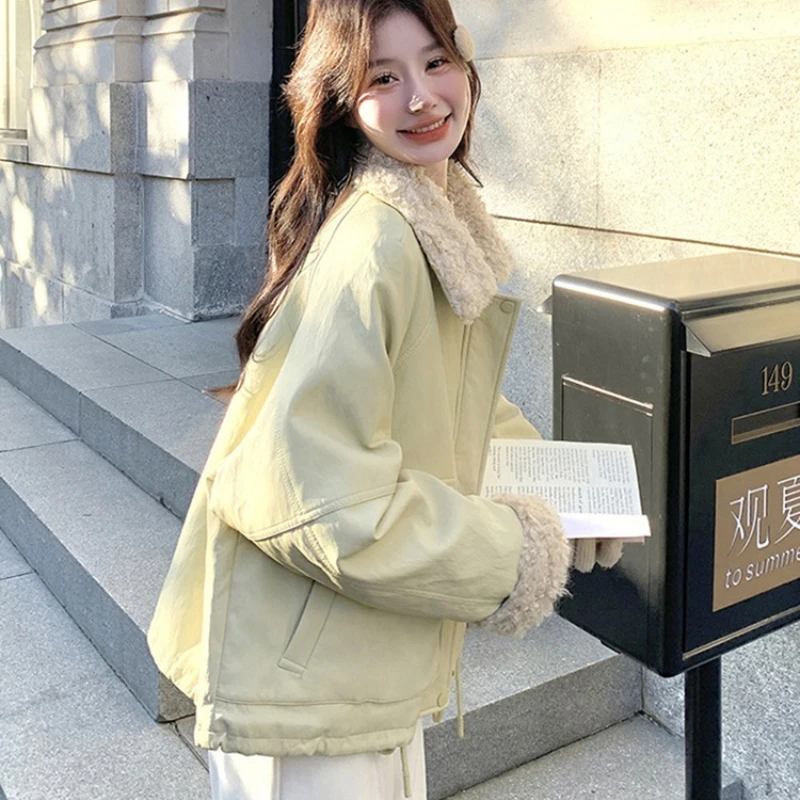 2025年冬新作デザインセンスラムウール襟付きスプライシングおしゃれダウンジャケットレディース厚手甘めカジュアル万能コート