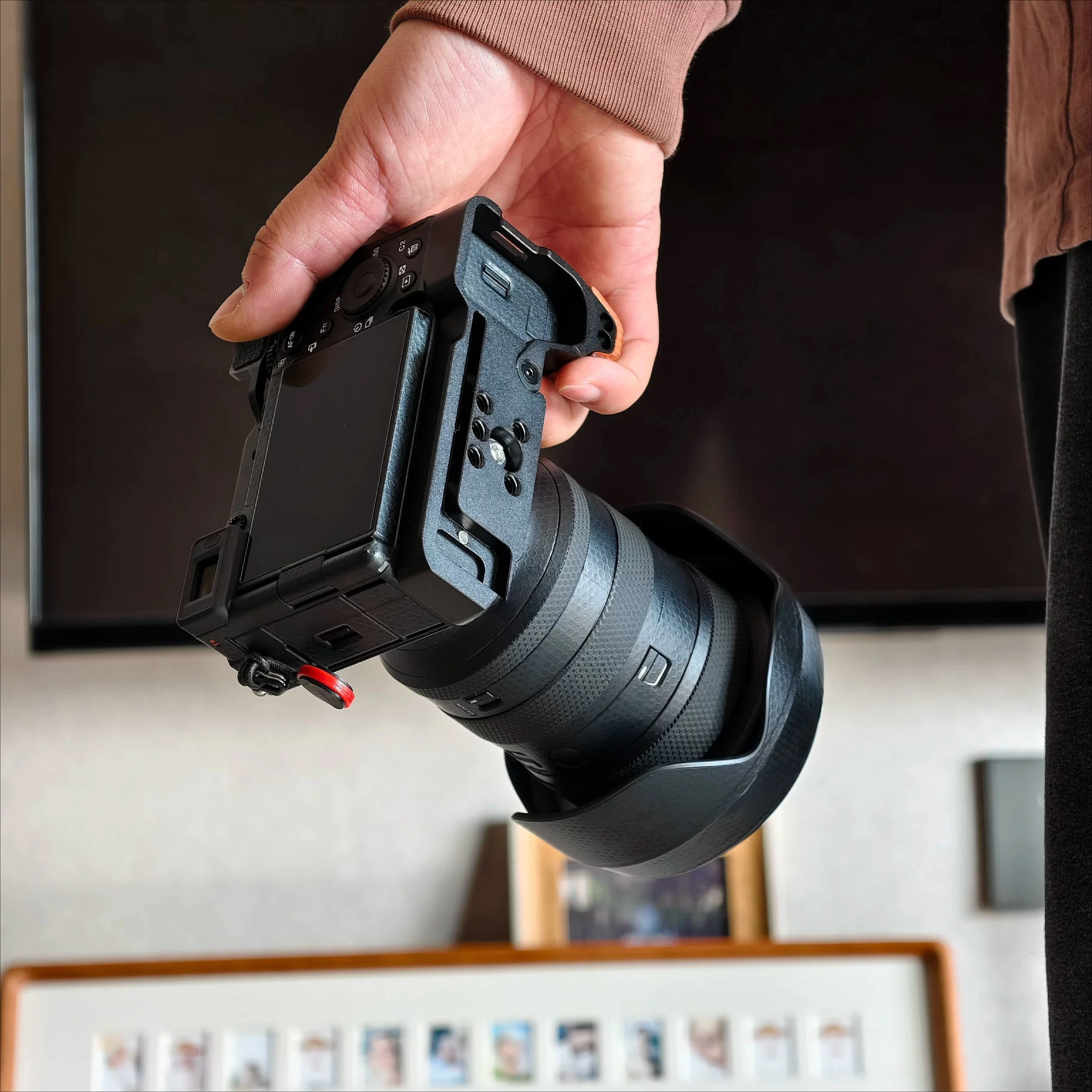 Suitable for Sony a 7 C 2/a 7 C r solid wood handle black silver base, protect camera lifting hand