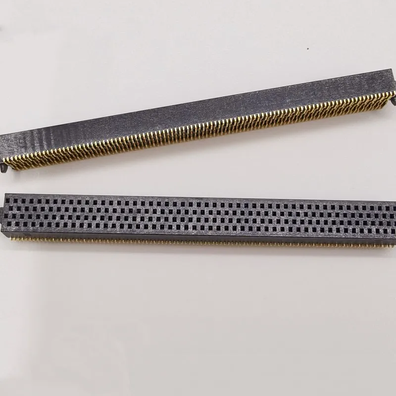 

SOLC-150-02-F-Q-A-TR 200pin spacing 1.27MM 4-row board to board