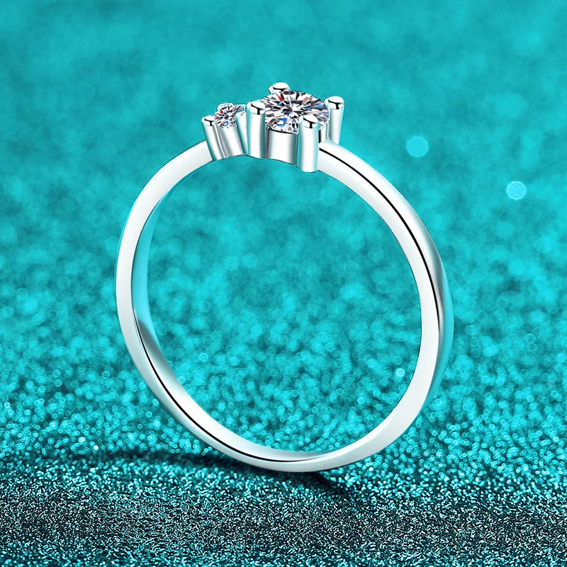 Exquisite Platinum PT950 Unique Eye-catching 0.36 Carat All Moissanite Ring for Women Simple Diamond-Studded Thin Band