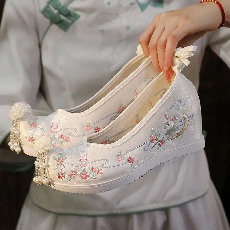 Antyczne buty Hanfu Kawaii damskie chińskie tradycyjne zroszony starożytne wewnątrz podwyższają haft taniec sceniczny występ Cosplay