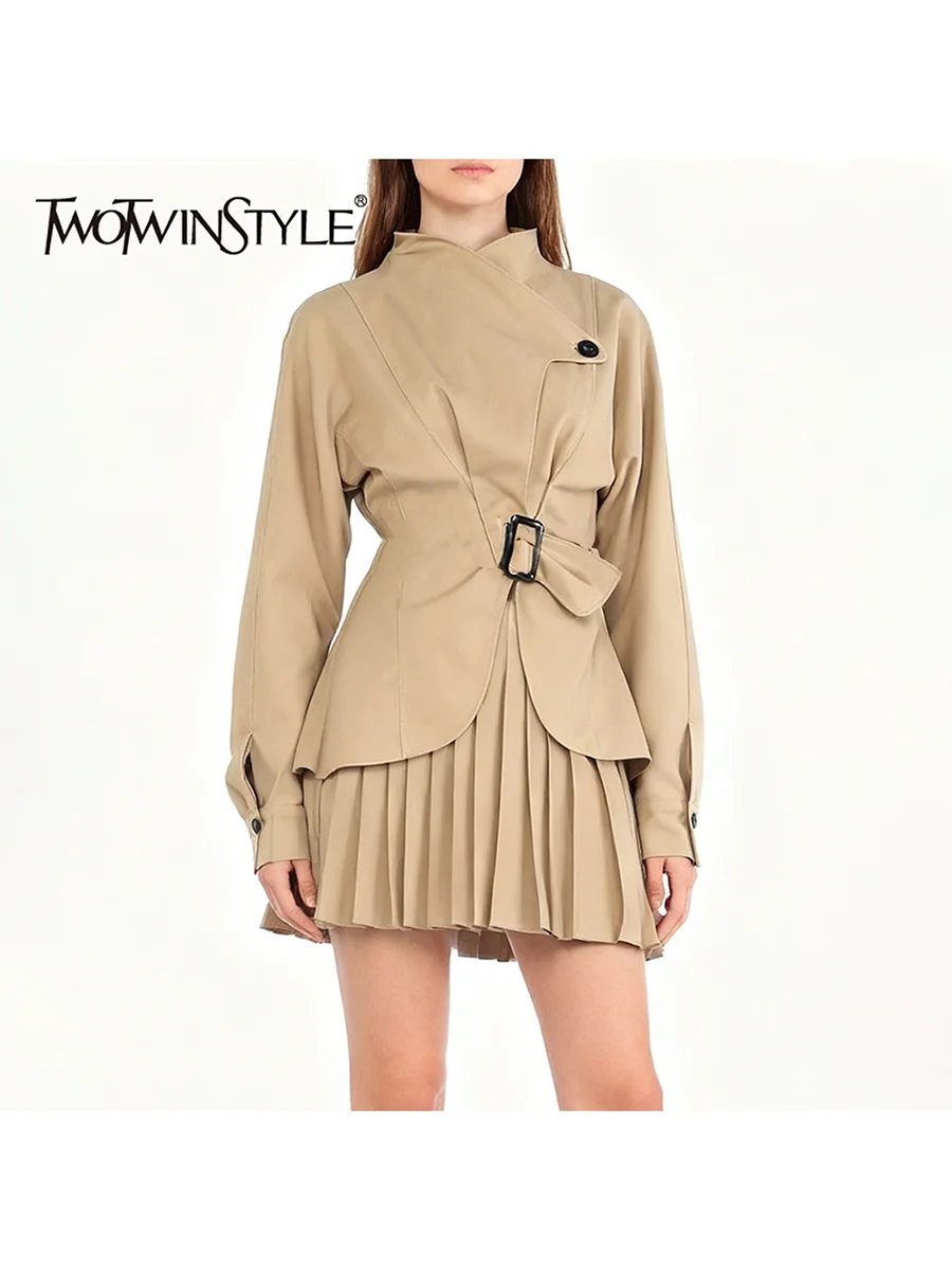 

TWOTWINSTYLE модные тренчи для похудения со сращенными складками для женщин, воротник-стойка, длинные рукава, лоскутный пояс, темпераментный женский плащ
