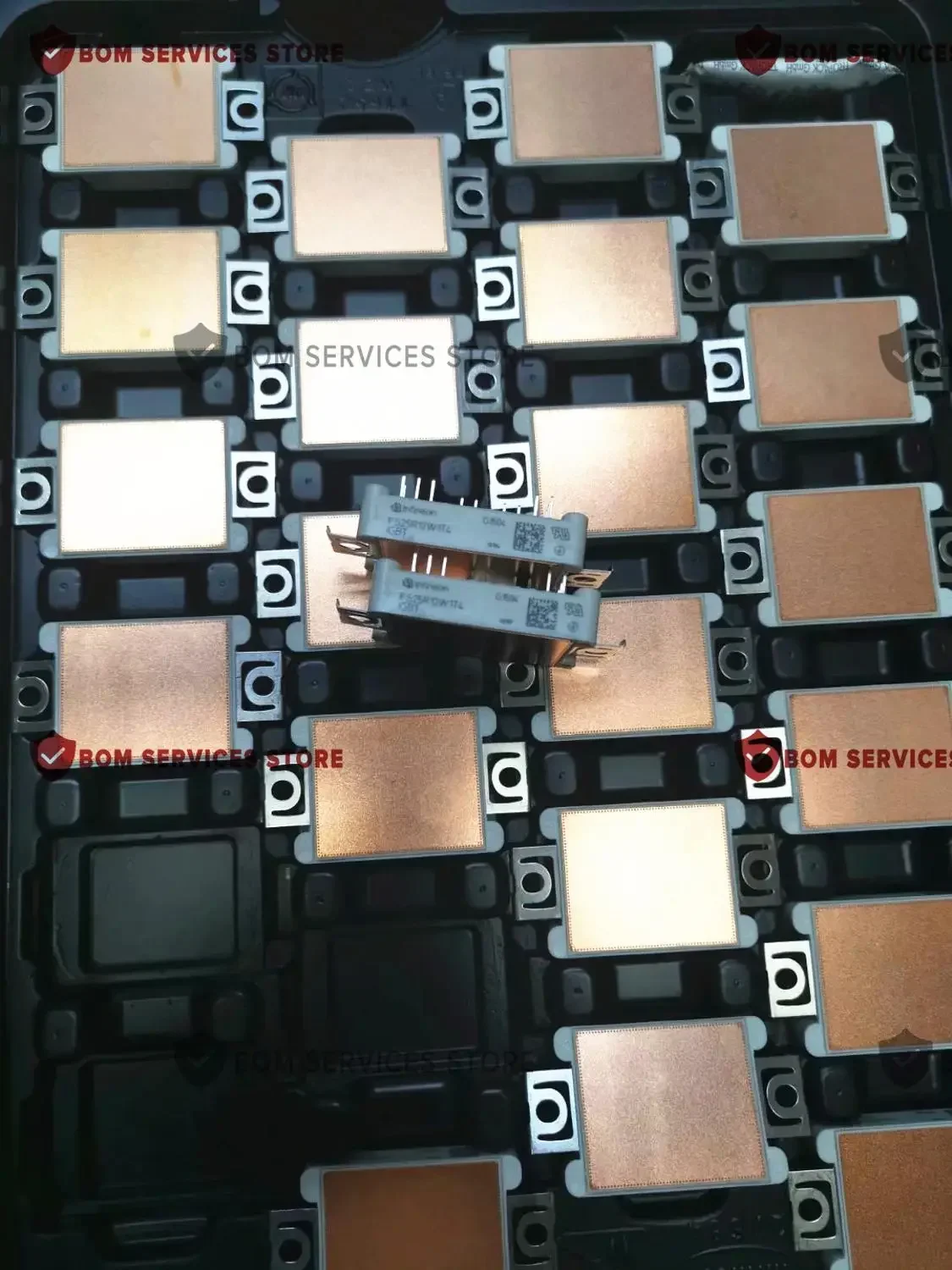 وحدة IGBT الأصلية الجديدة ، FP10R12W1T4 FP15R12W1T4 FS25R12W1T4 fp10r12w12w12w1t4b3 FP15R12W1T3 fp10r12r12w1t4b11