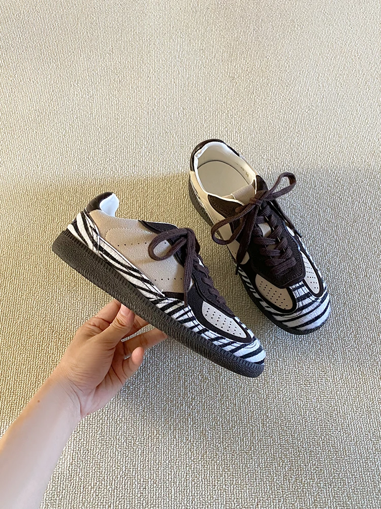 

Leather Version Zebra Pattern Women's round Toe Casual Deqin oes Agan Sle Cross Laced Thi Bot Rubber Outsole