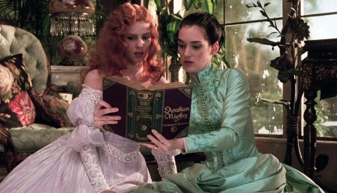 mina harker green dress Victorian Green Mina Winona Ryder Prom Dresses with Long Sleeve customsized Count Dracula Bustle